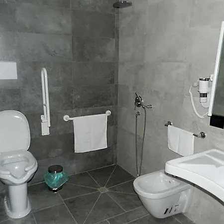 Erasmus Hotell 3*