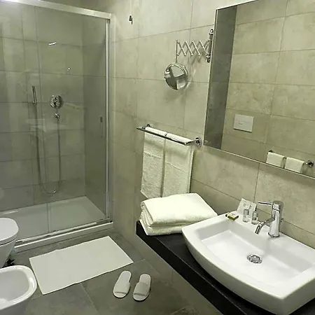 Hotell Erasmus 3*