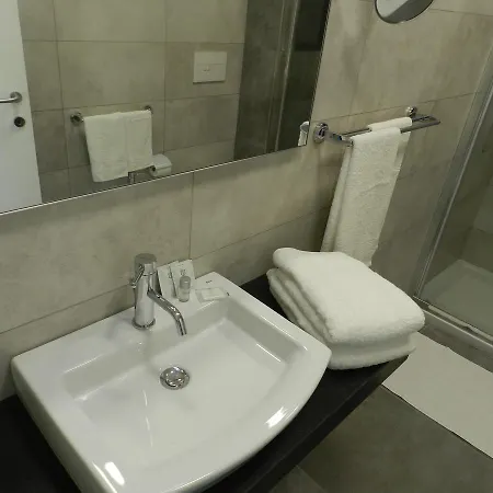 Erasmus Hotel 3*