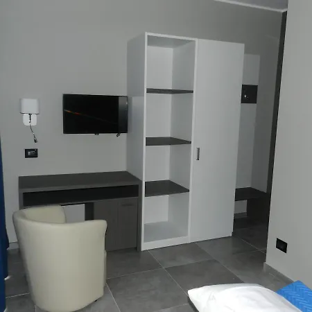 Erasmus Hotel 3*